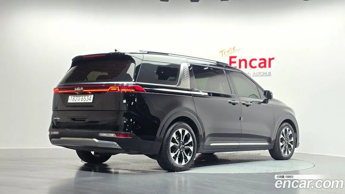 Kia Carnival — фото 10