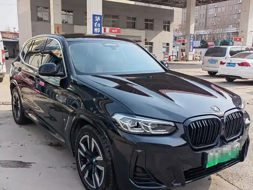 BMW iX3 — фото 1