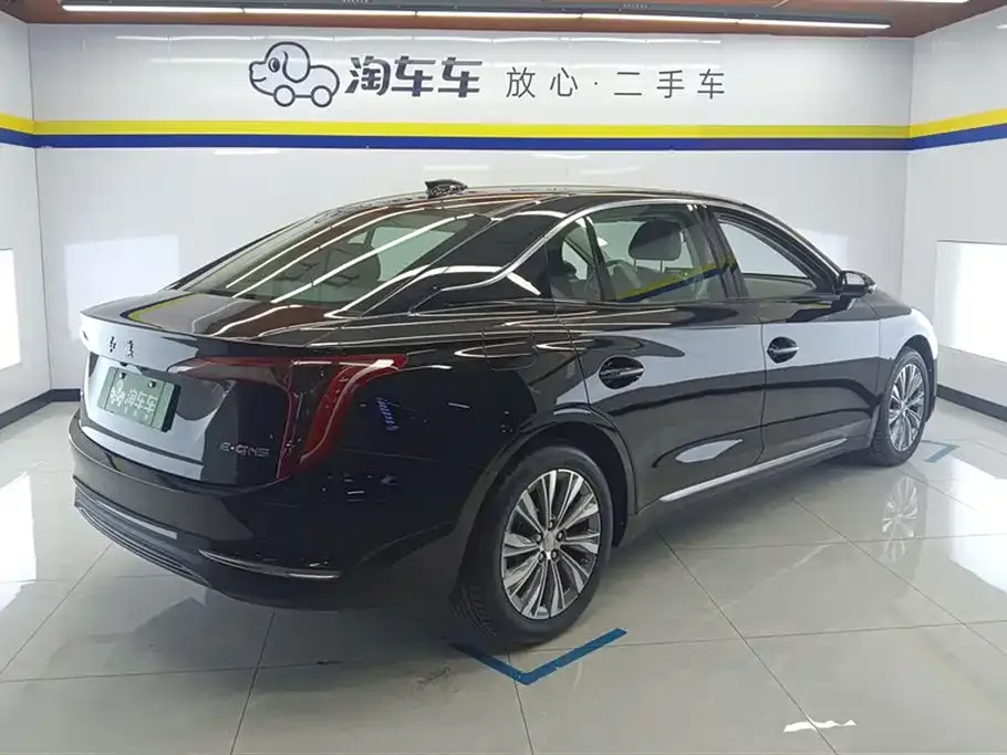 Hongqi E-QM5 — фото 8