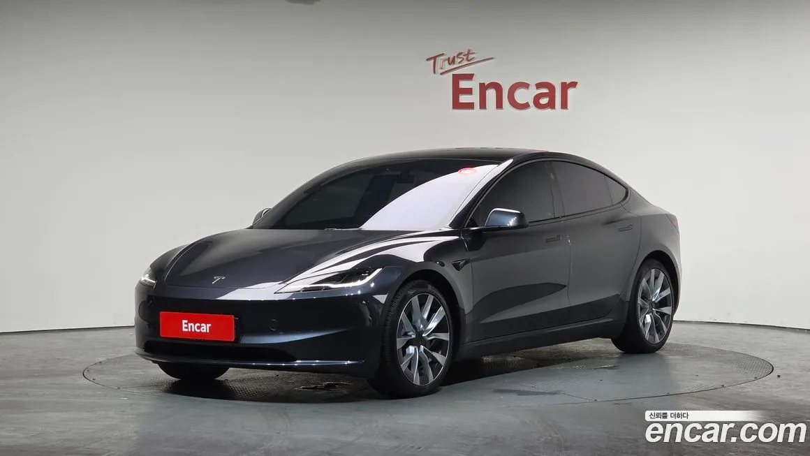 Tesla Model 3 — фото 1