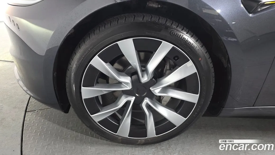 Tesla Model 3 — фото 10