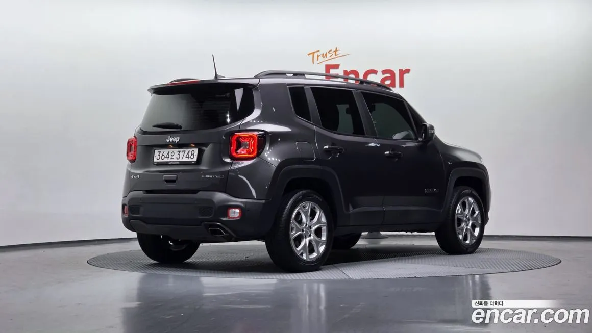 Jeep Renegade — фото 2