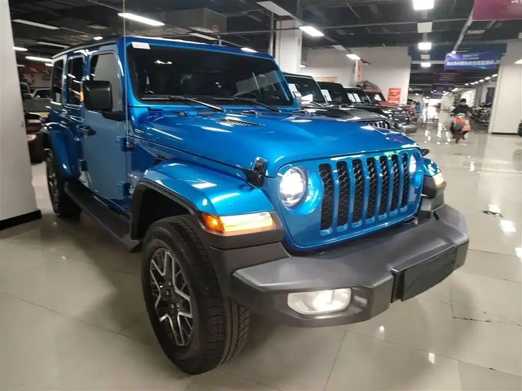 Jeep Wrangler — фото 6