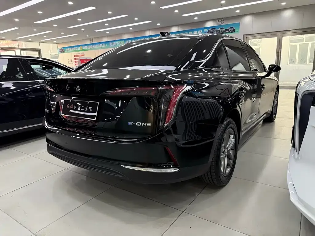 Hongqi E-QM5 — фото 3