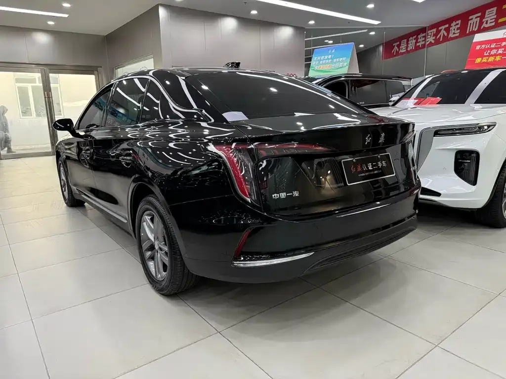 Hongqi E-QM5 — фото 2