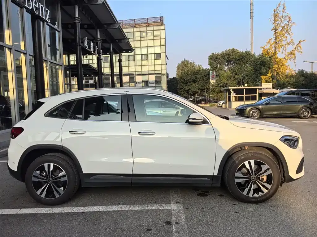 Mercedes-Benz GLA — фото 10