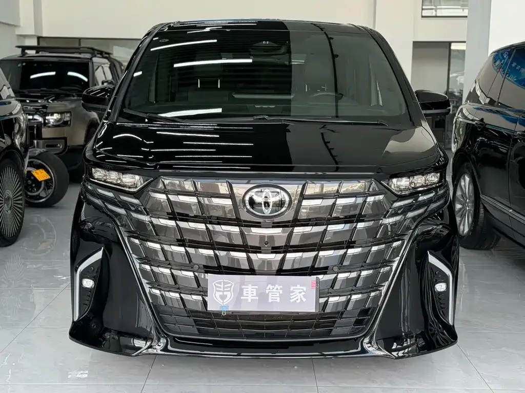 Toyota Alphard — фото 8