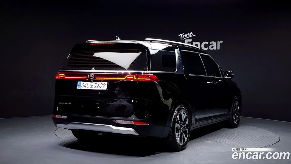 Kia Carnival — фото 4