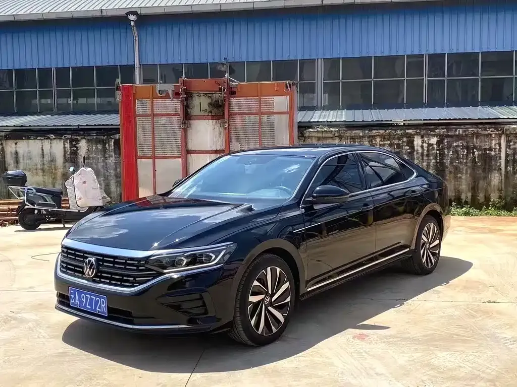 Volkswagen Passat — фото 1