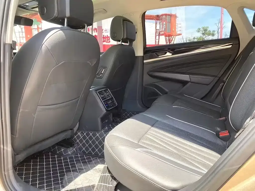 Volkswagen Passat — фото 3