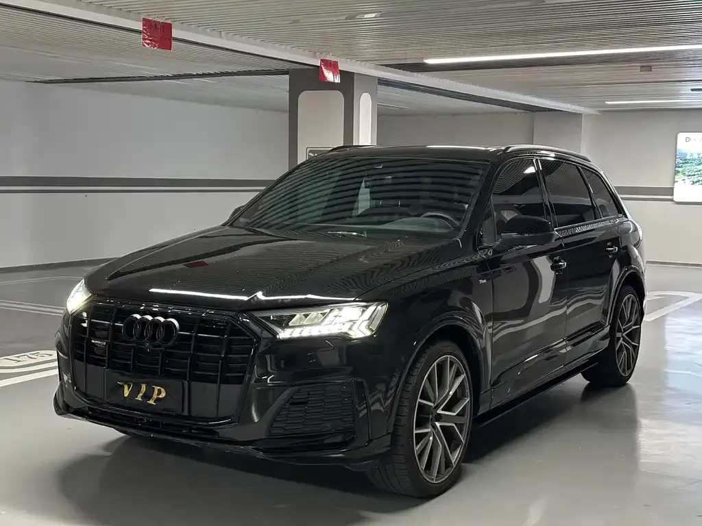 Audi Q7 — фото 1