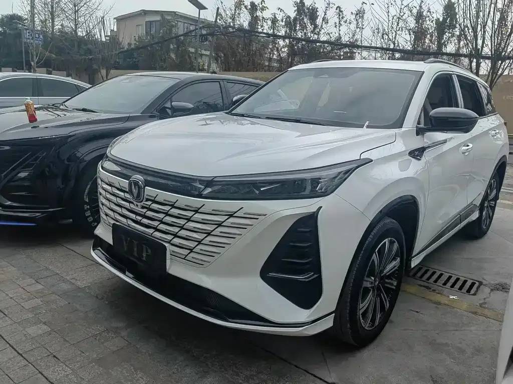 Changan CS75PLUS — фото 1