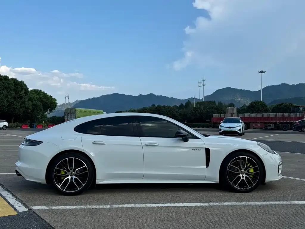 Porsche Panamera Hybrid — фото 2