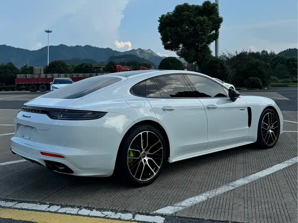 Porsche Panamera Hybrid — фото 8