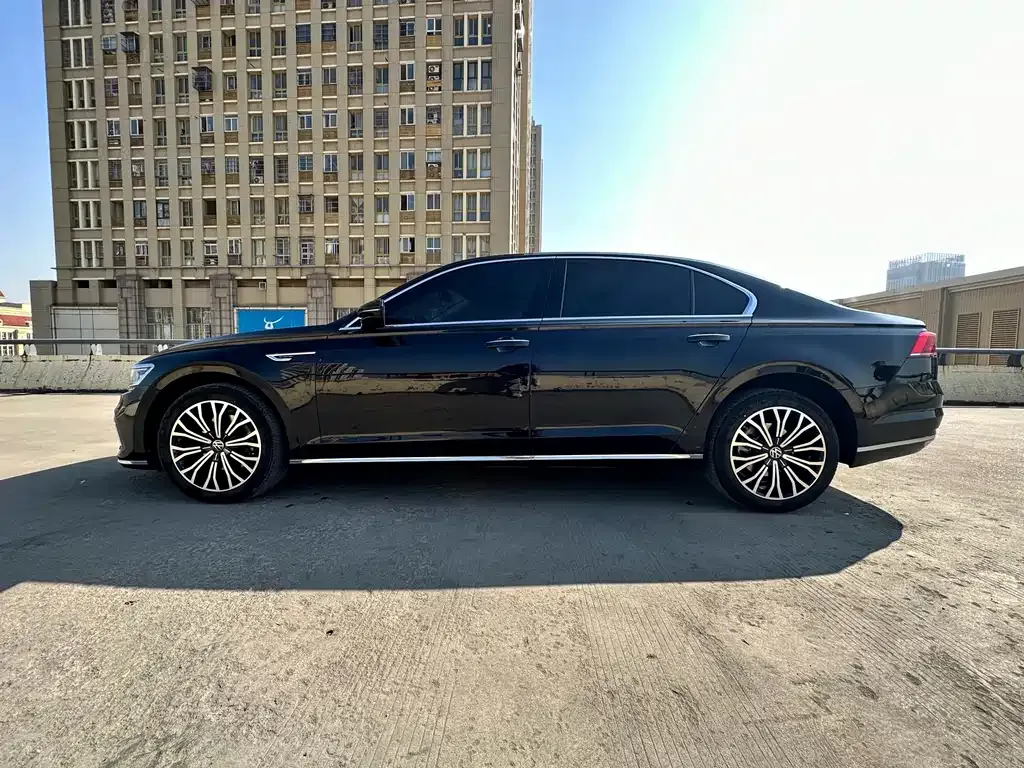 Volkswagen Phideon — фото 9
