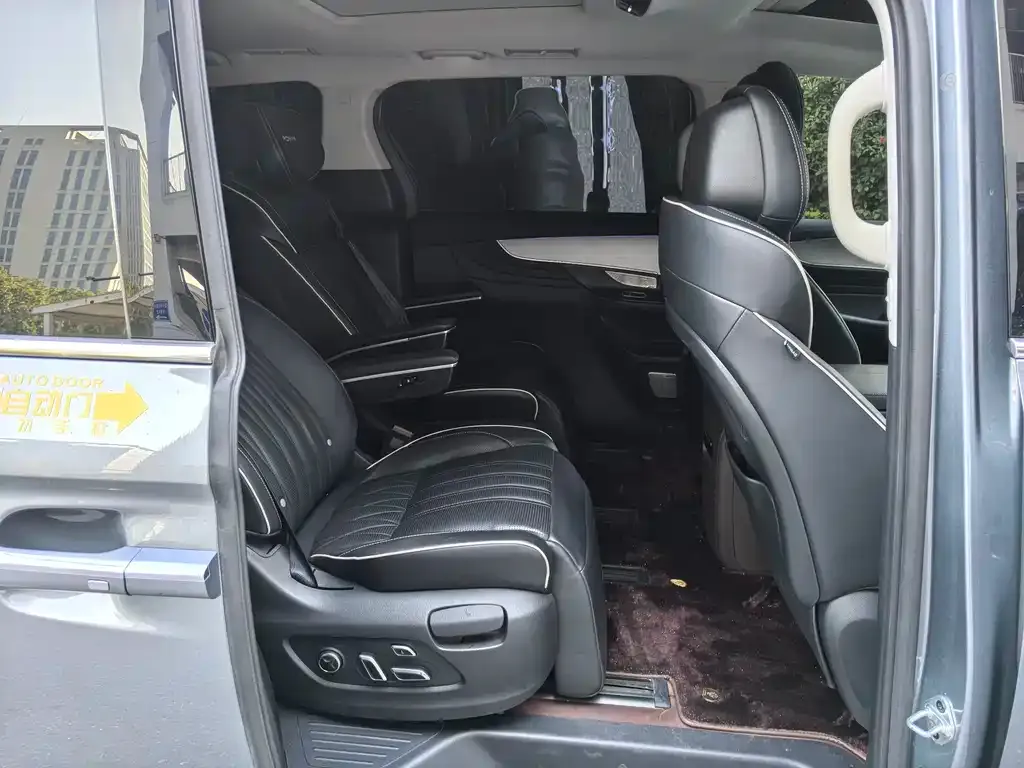 Roewe iMAX8 — фото 4