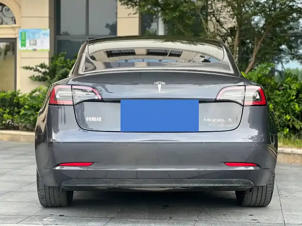 Tesla Model 3 — фото 5