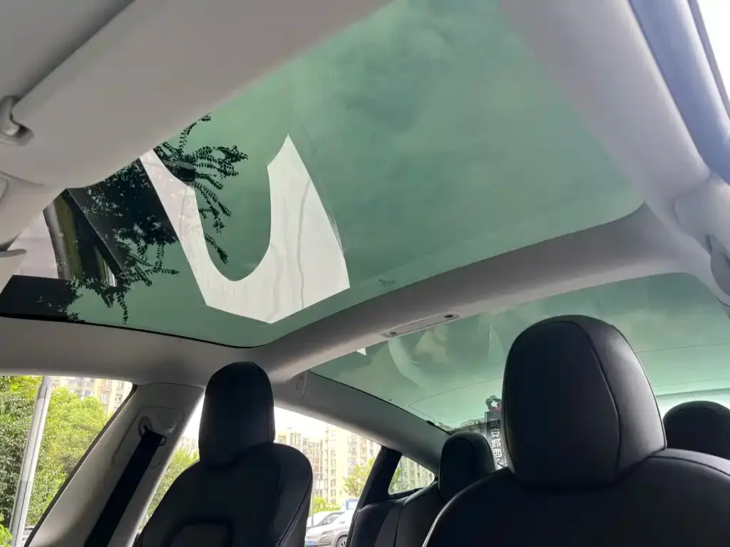 Tesla Model 3 — фото 2