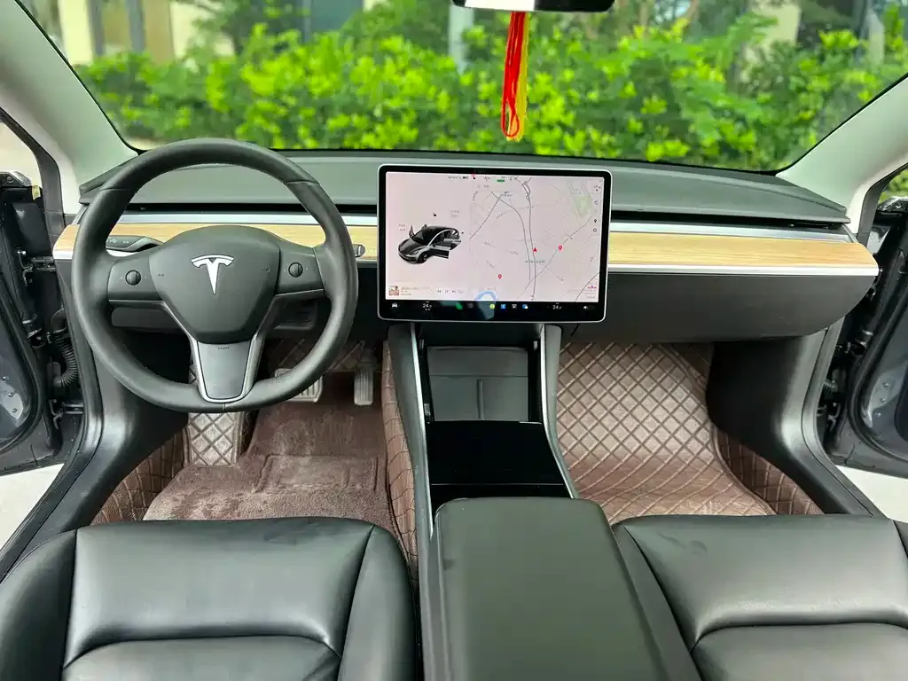 Tesla Model 3 — фото 8