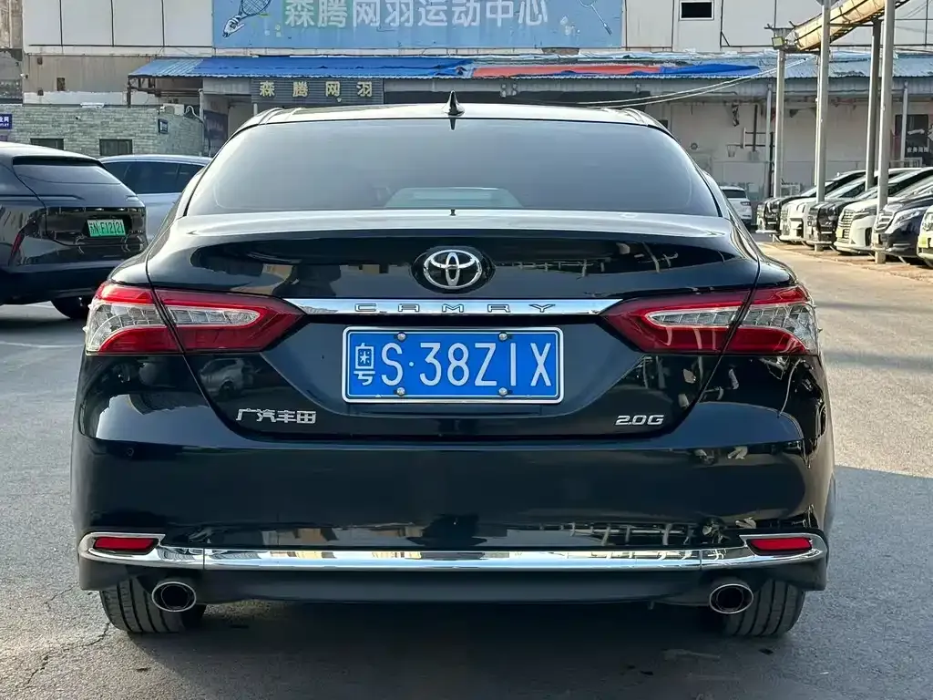 Toyota Camry — фото 6