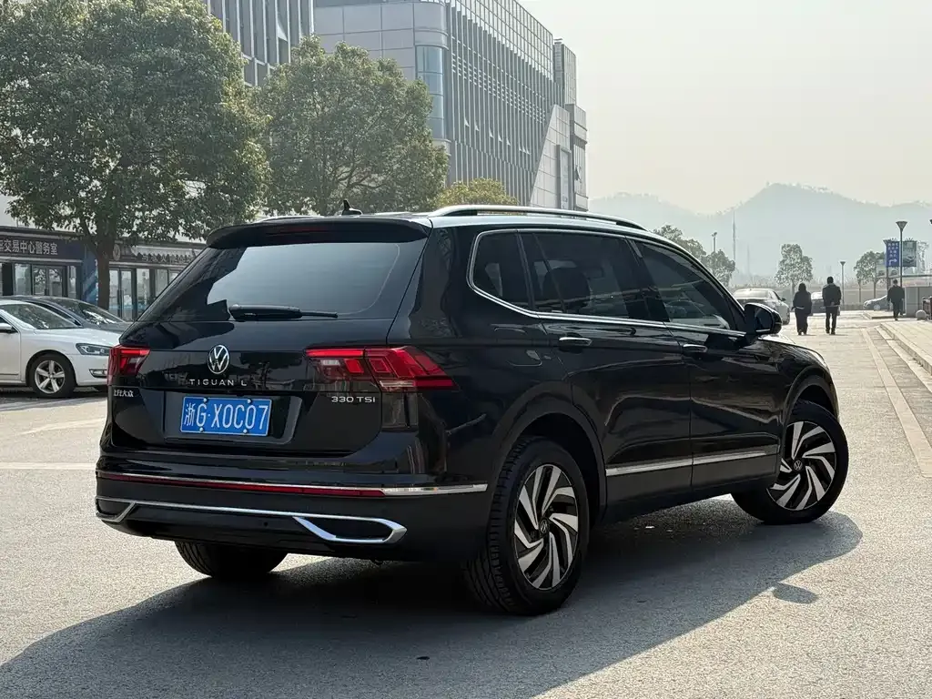 Volkswagen Tiguan L — фото 5