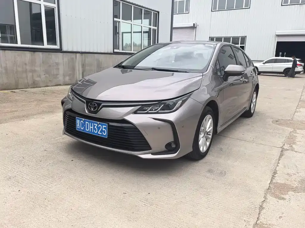 Toyota Corolla — фото 1