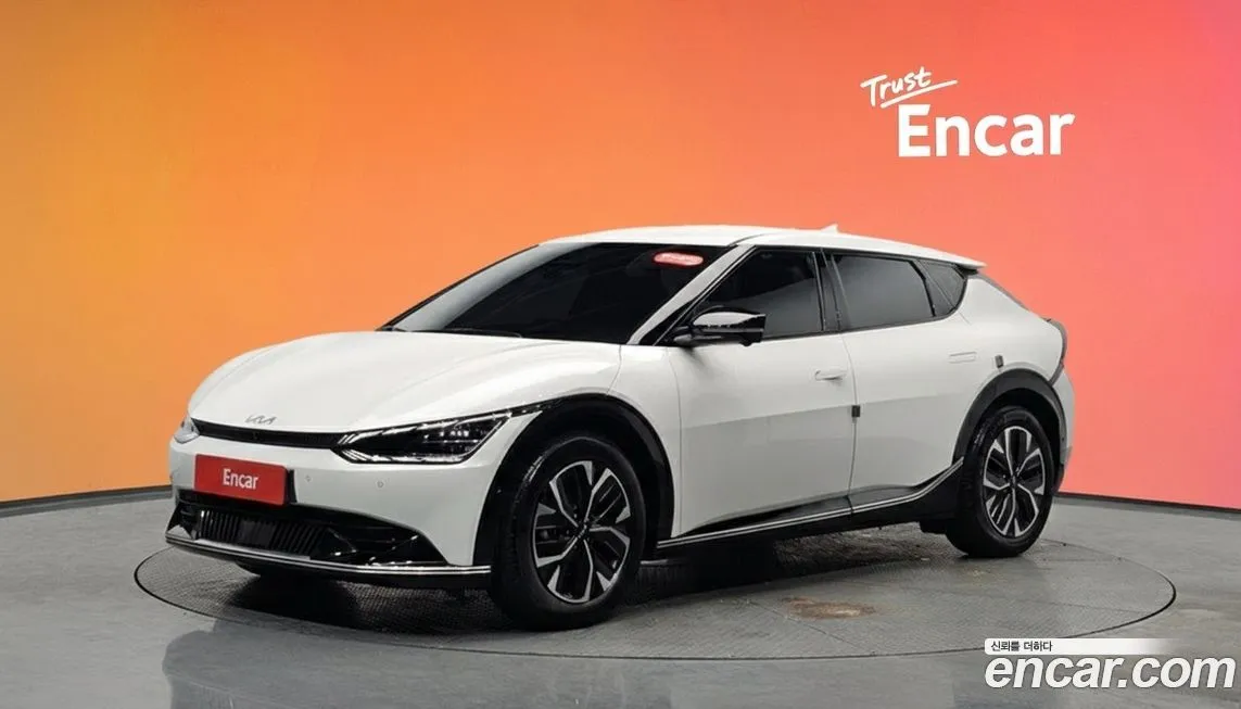 Kia EV6 — фото 1