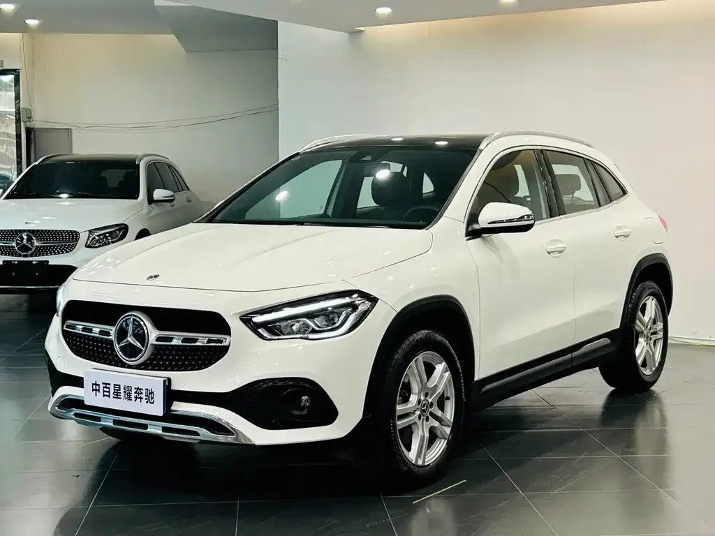 Mercedes-Benz GLA — фото 1