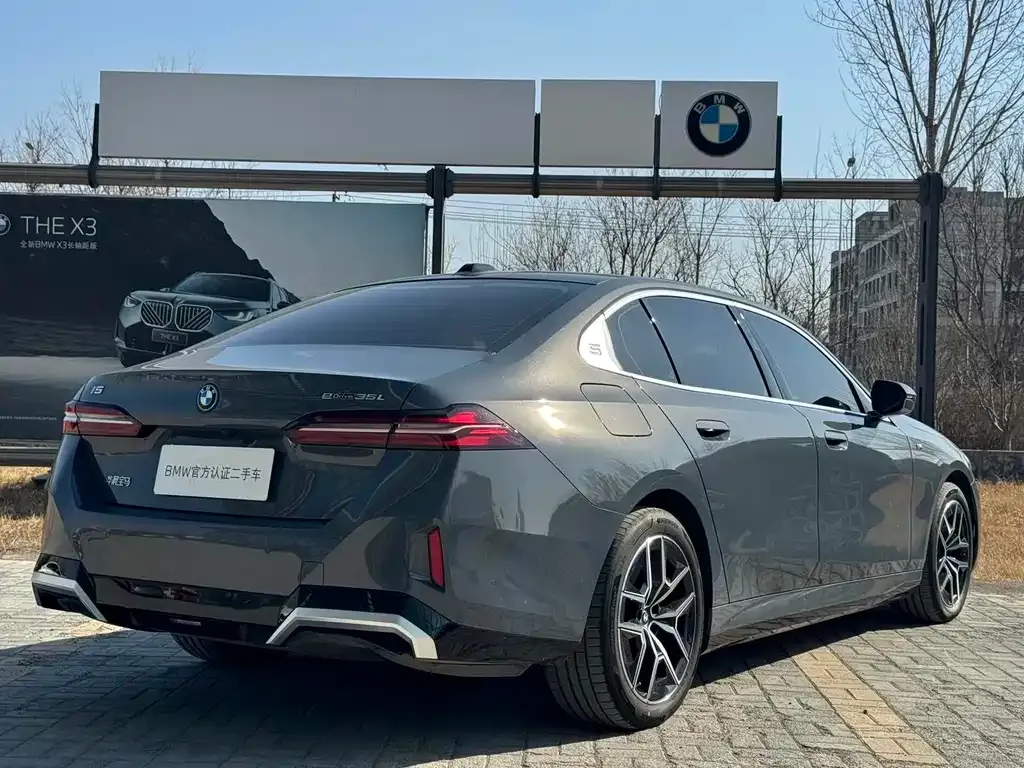 BMW i5 — фото 9