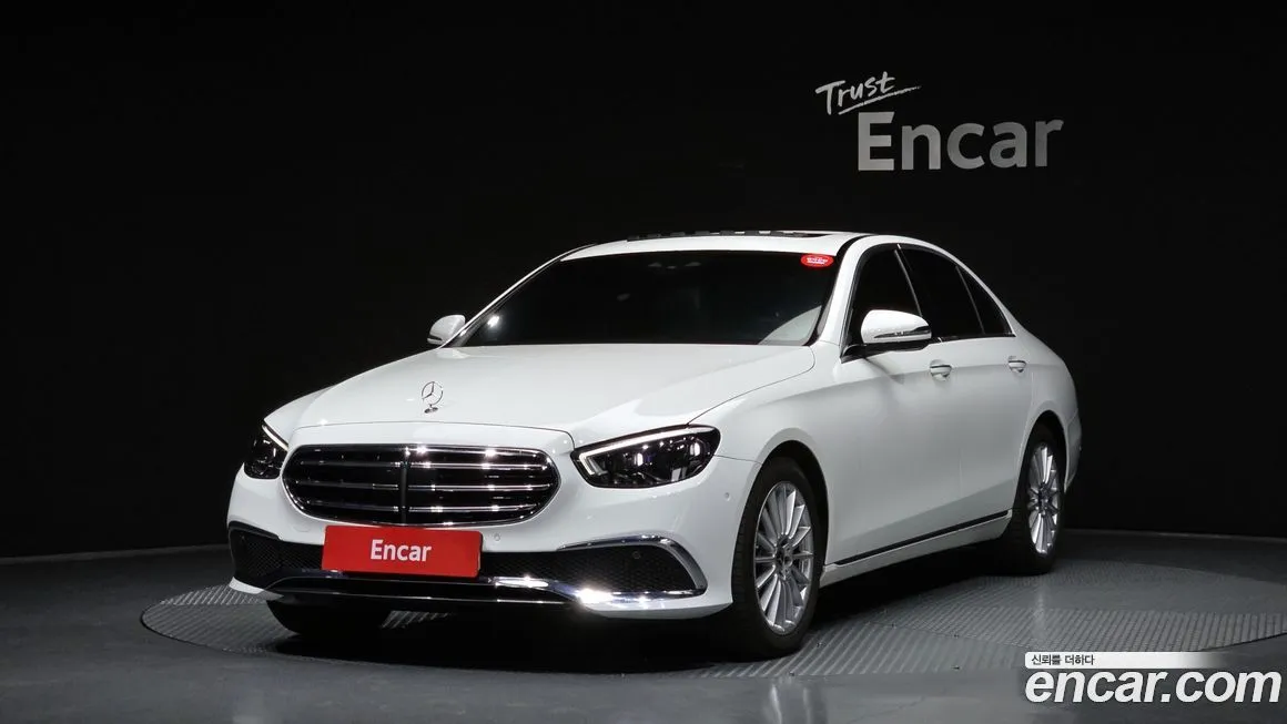 Mercedes-Benz E-Class — фото 1