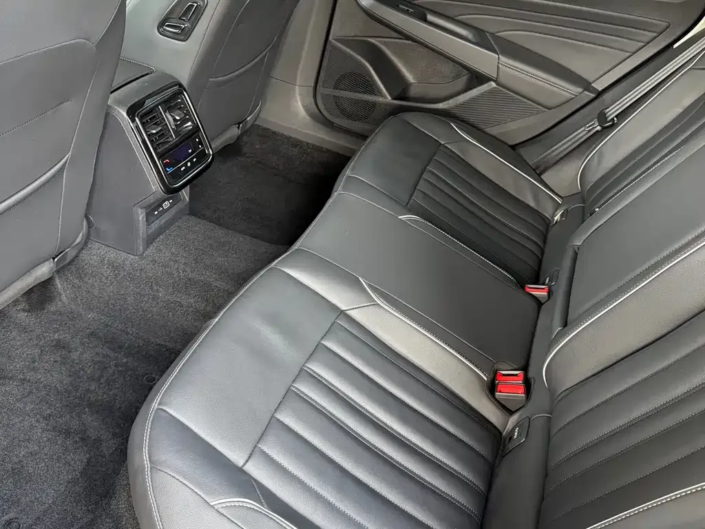 Volkswagen Passat — фото 3