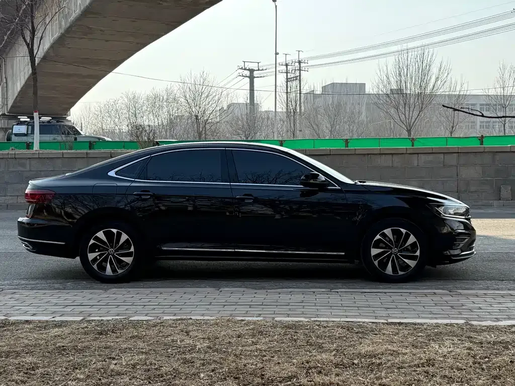 Volkswagen Passat — фото 8