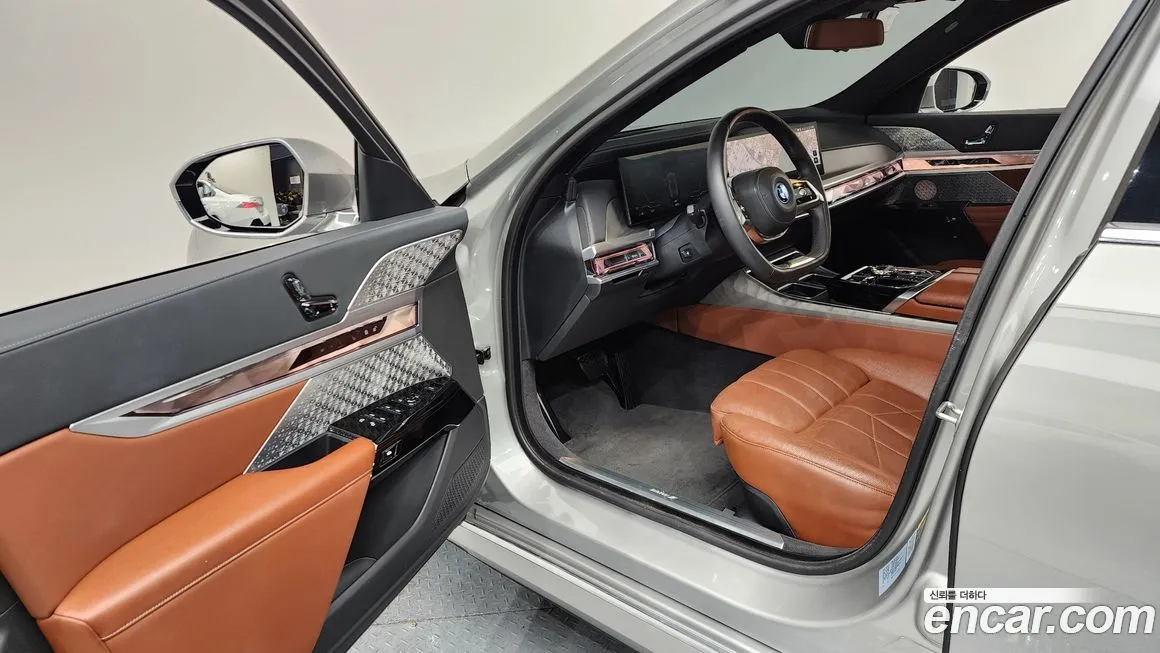 BMW i7 — фото 7