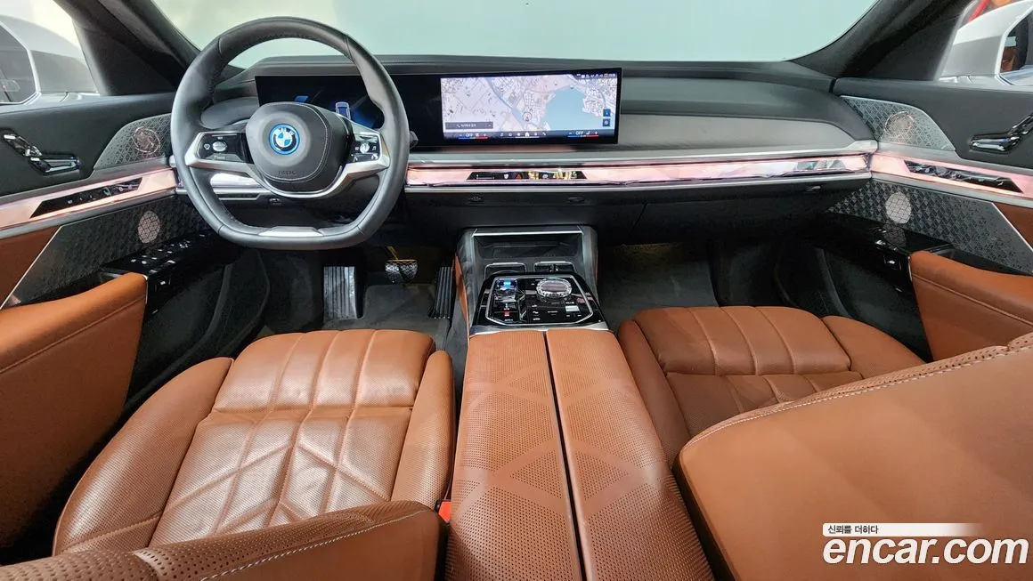 BMW i7 — фото 8