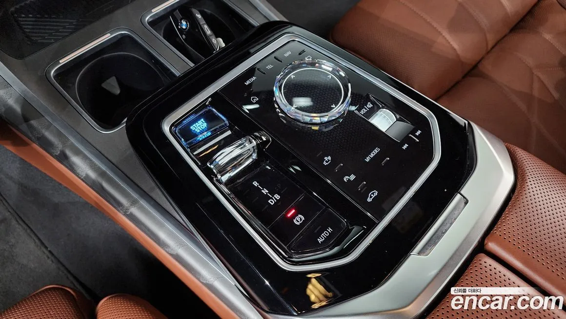 BMW i7 — фото 10