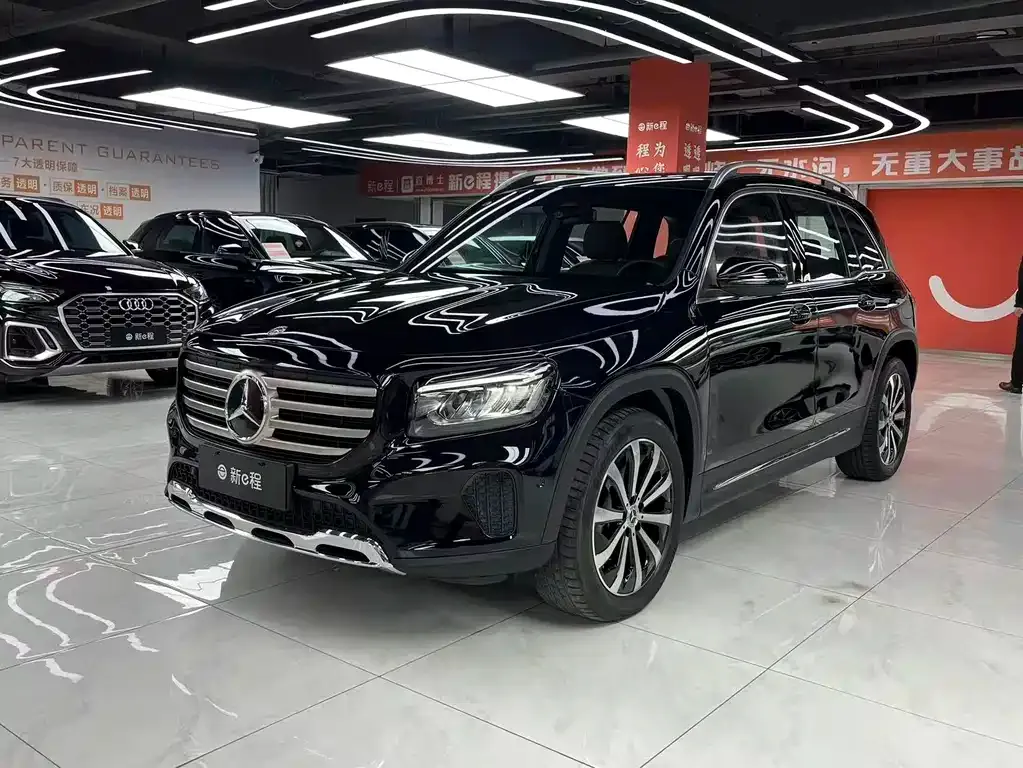 Mercedes-Benz GLB — фото 1
