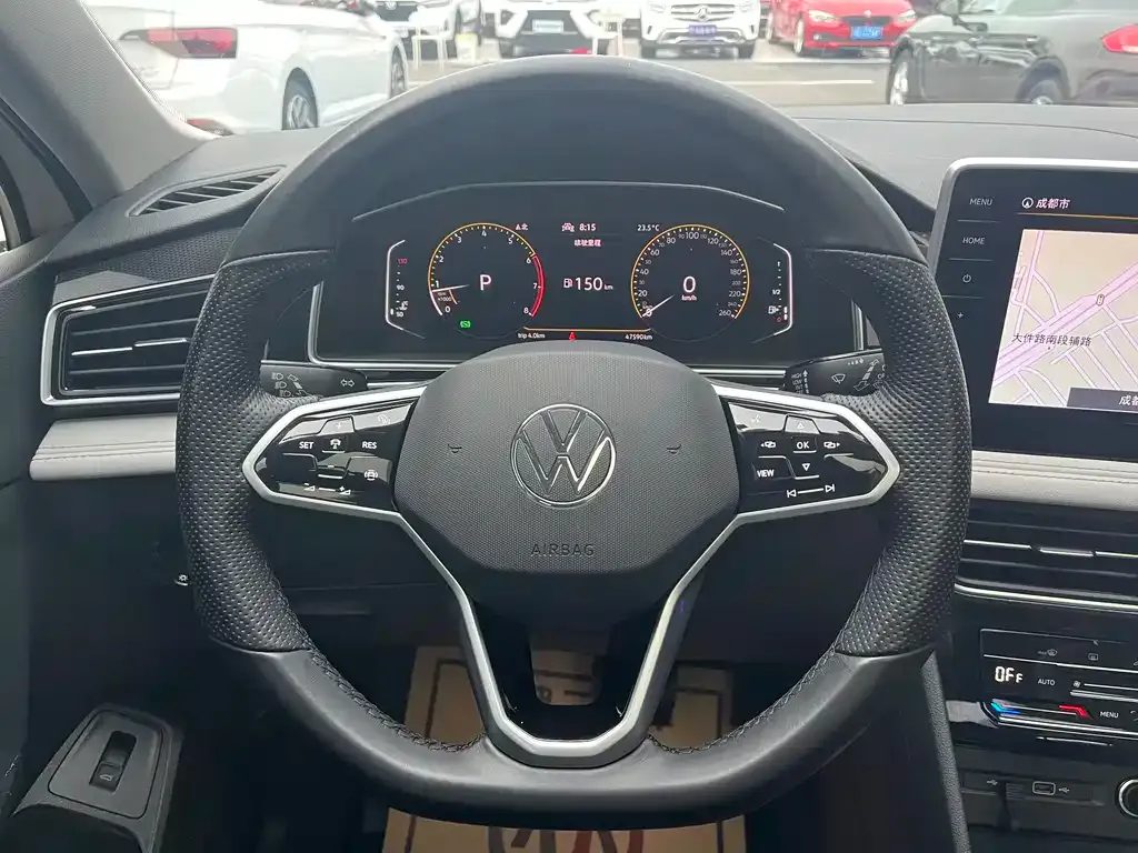 Volkswagen Tiguan L — фото 4
