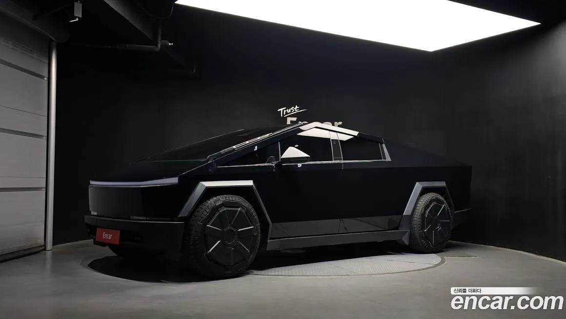 Tesla Cybertruck — фото 1