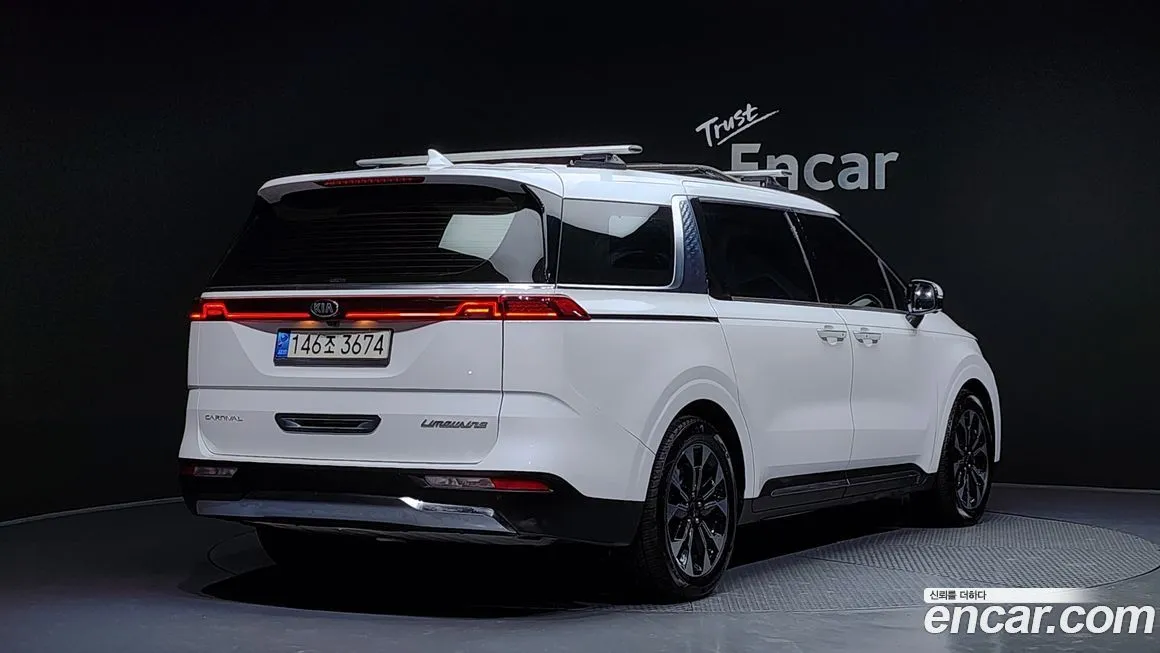 Kia Carnival — фото 10