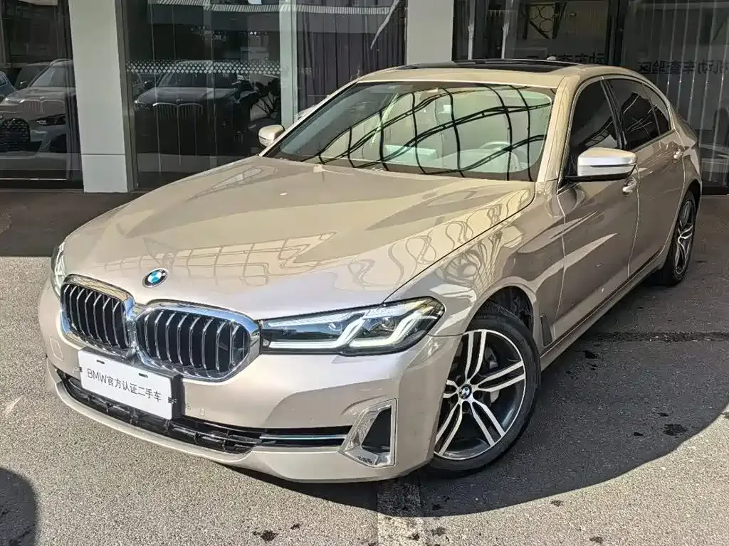 BMW 5 Series — фото 1