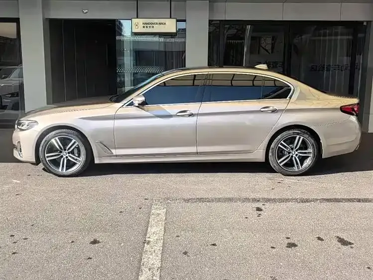BMW 5 Series — фото 5