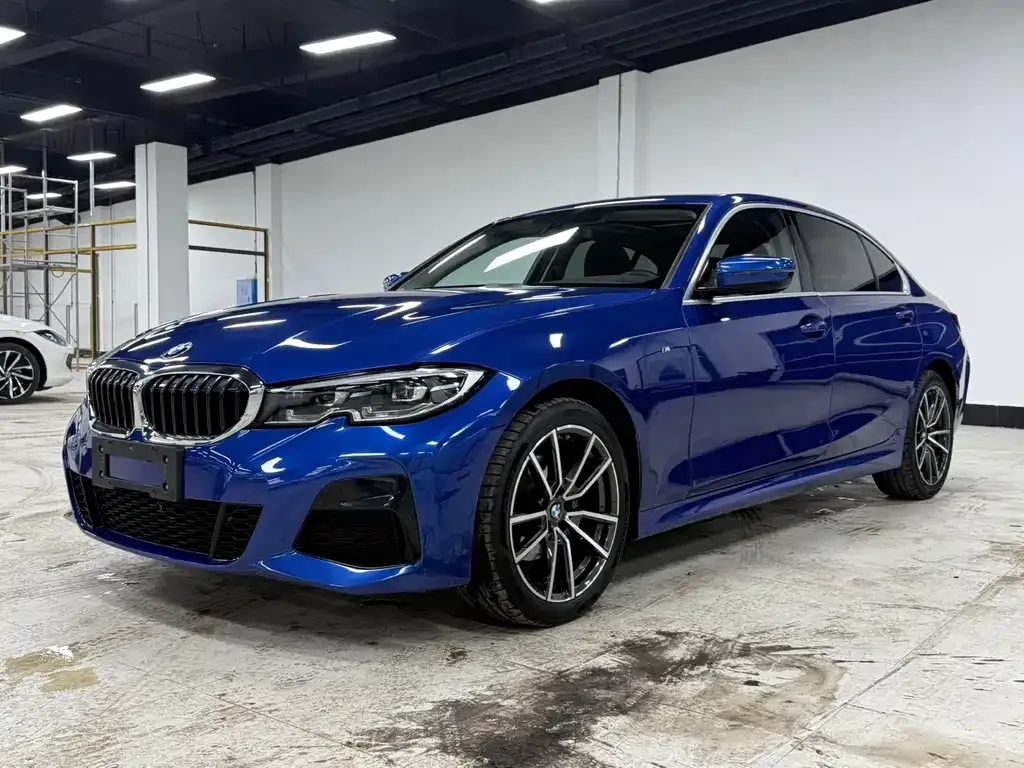 BMW 3 Series — фото 1
