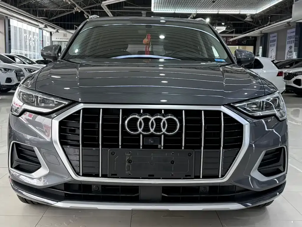Audi Q3 — фото 1
