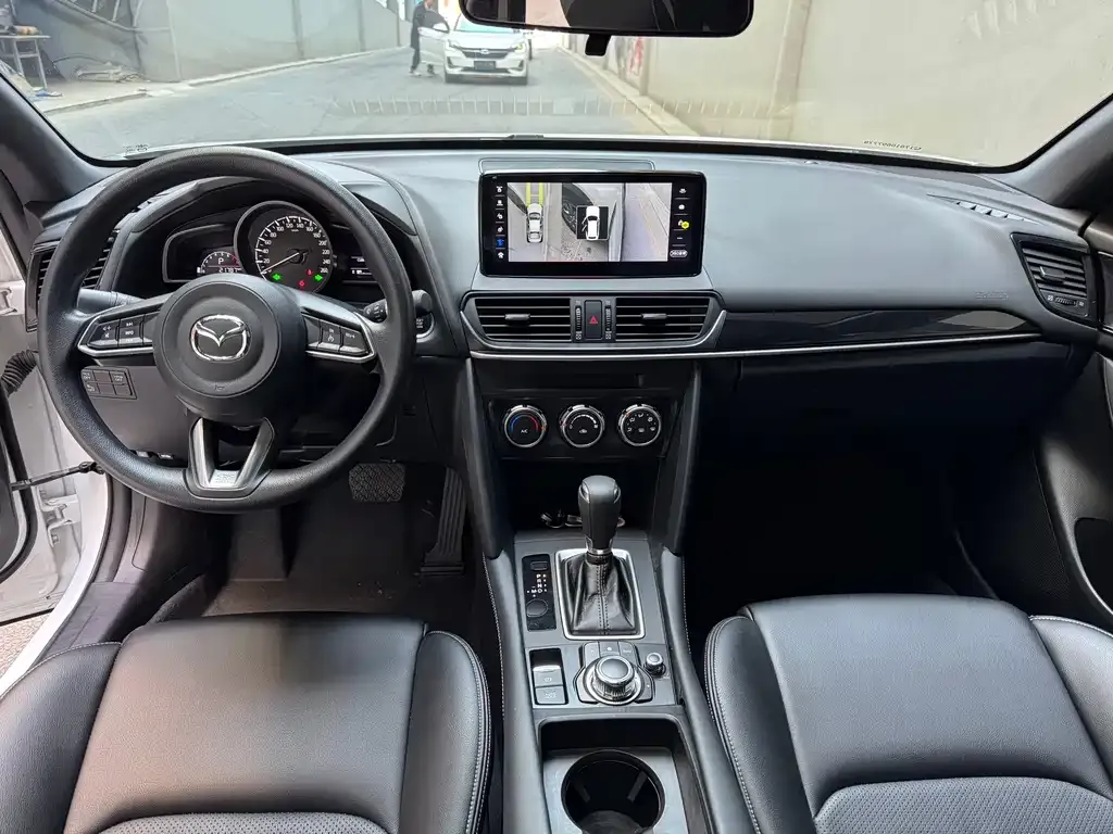 Mazda CX-4 — фото 10