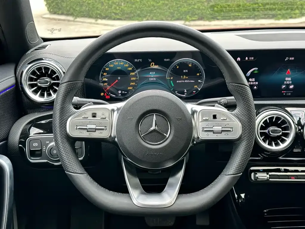 Mercedes-Benz A-Class — фото 6