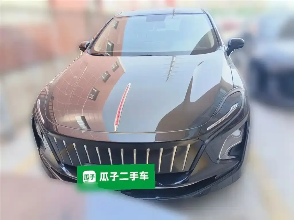 Hongqi E-QM5 — фото 7