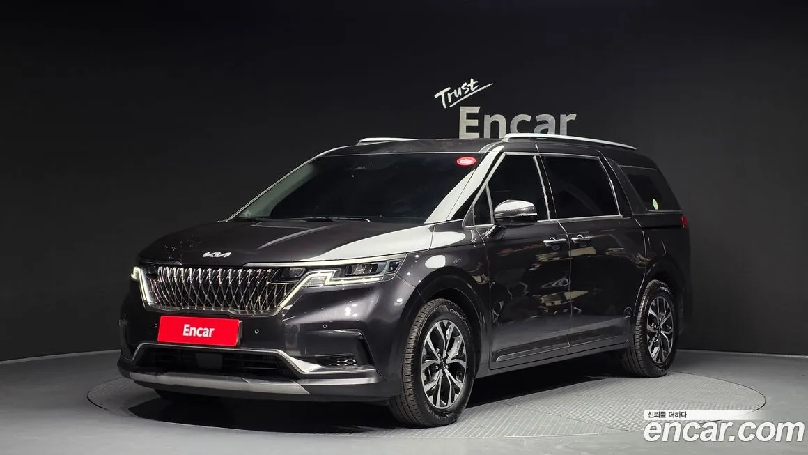 Kia Carnival — фото 1