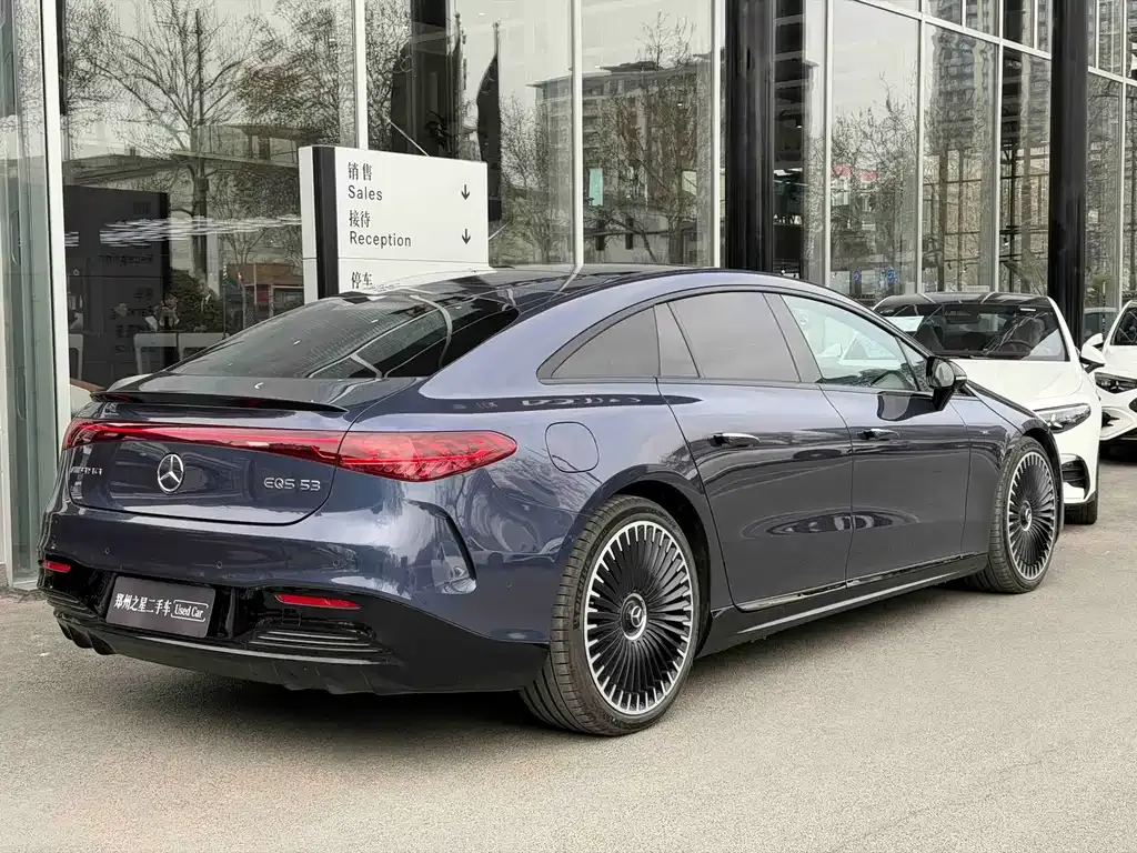 Mercedes-Benz EQS AMG — фото 7
