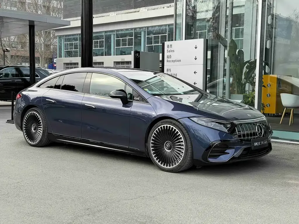 Mercedes-Benz EQS AMG — фото 9