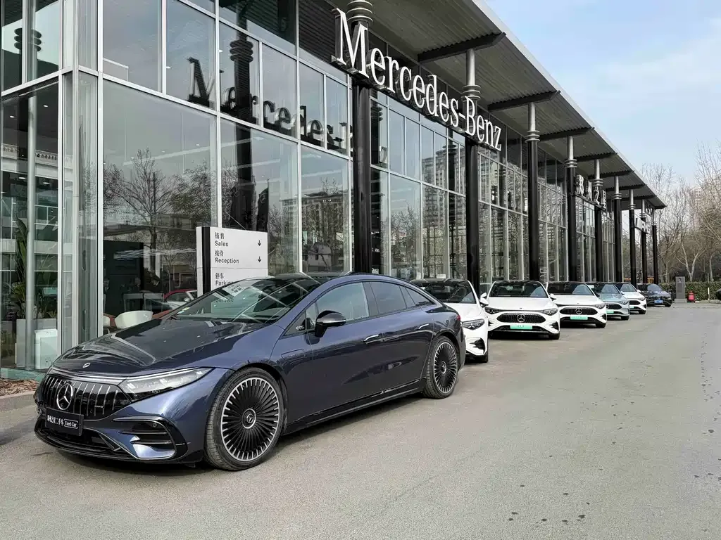 Mercedes-Benz EQS AMG — фото 4